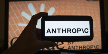 Dimite un ingeniero de Anthropic porque su compañía y OpenAI juegan «con nuestras vidas»