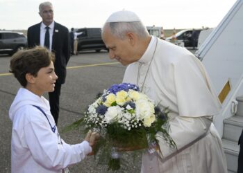 El papa en Metz: Invocar el nombre de Dios para legitimar la violencia es una profanación