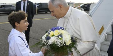El papa en Metz: Invocar el nombre de Dios para legitimar la violencia es una profanación