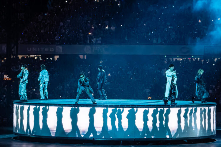 Imagen del 27 de agosto del concierto Arigang en Chicago. EFE/ Kenneth Fernandez