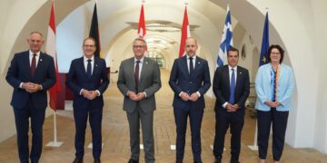 Cinco países esperan acuerdo para centro de retorno de migrantes fuera de la UE en enero