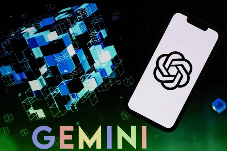 Una imagen ilustrativa muestra un teléfono móvil con el logotipo de Open AI y Chat GPT. EFE/Etienne Laurent