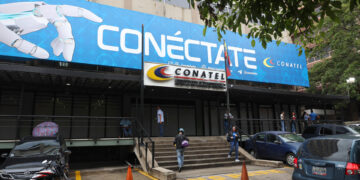 El Gobierno venezolano levanta las restricciones a sitios web de prensa en medio del diálogo