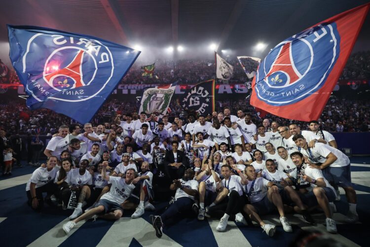 Los jugadores del PSG celebran la consecución de la Liga de Campeones. EFE/EPA/FRANCK FIFE / POOL MAXPPP OUT