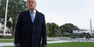 Trump sugiere que ni EEUU ni China frenarán el desarrollo de la IA