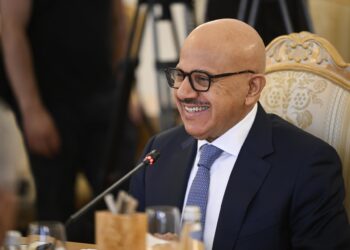 Ochenta países exigen reabrir Ormuz y condenan los ataques de Irán y los hutíes