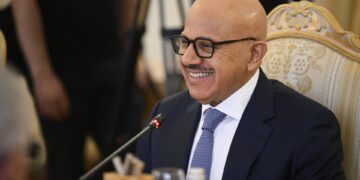 Ochenta países exigen reabrir Ormuz y condenan los ataques de Irán y los hutíes