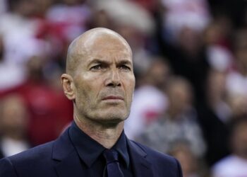 0-1. Debut de Zidane, triunfo de Francia y lesión de Mbappe