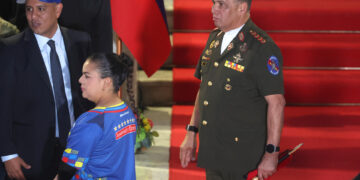 Cúpula militar venezolana apoya acuerdo con EEUU y dice que no es una «subordinación»