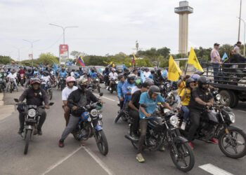 Caravanas piden el regreso de María Corina Machado a Venezuela