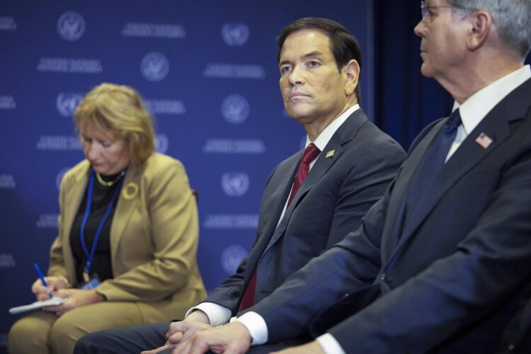 New York (United States), 22/09/2026.- A handout photo made available by the Ukrainian Presidential Press Service shows US Secretary of State Marco Rubio (C) and Secretary of the Treasury Scott Bessent (R, partially obscured) attending a meeting with Ukraine's President Zelensky and US President Trump in New York, New York, USA, 22 September 2026, on the sidelines of the United Nations General Assembly (UNGA). (Ucrania, Nueva York) EFE/EPA/UKRAINIAN PRESIDENTIAL PRESS SERVICE HANDOUT -- MANDATORY CREDIT: UKRAINIAN PRESIDENTIAL PRESS SERVICE -- HANDOUT EDITORIAL USE ONLY/NO SALES