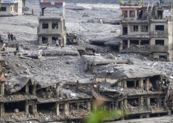 Nepal eleva a 1.355 los muertos y mantiene en casi 5.000 los desaparecidos tras la riada