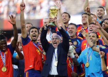 De la Fuente, Arteta, Luis Enrique, Emery y Kompany, nominados a mejor entrenador