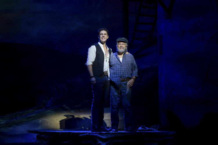 Pase gráfico del musical "El alma al aire" con canciones de Alejandro Sanz, este martes en el Teatro Coliseum de Madrid. EFE/ Daniel González