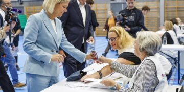Suecia vota en unas elecciones con ligero favoritismo de la oposición de centroizquierda