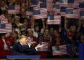 Trump ofrece 5.000 dólares a cada ciudadano si su partido gana elecciones de término medio