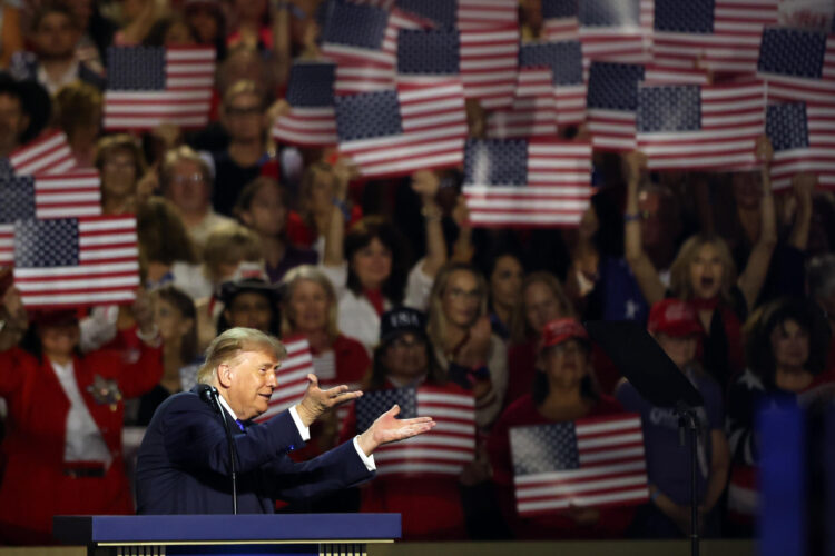 El presidente de los Estados Unidos, Donald Trump, pronuncia un discurso en la convención del Partido Republicano este, en Dallas (Estados Unidos). EFE/ Carlos Ramírez
