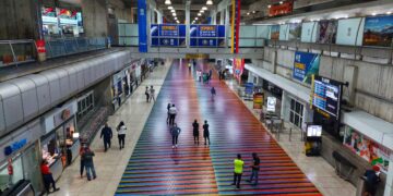 Familia de Carlos Cruz-Diez no autorizó uso de su obra en terminal temporal de Maiquetía