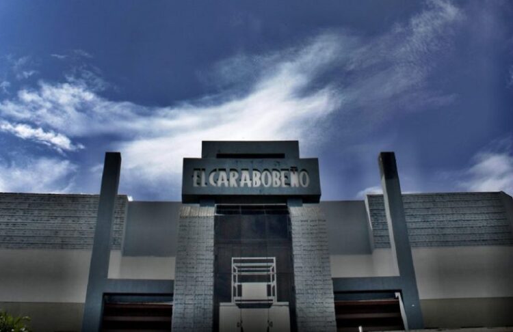 Fachada del edificio El Carabobeo, en Naguanagua.