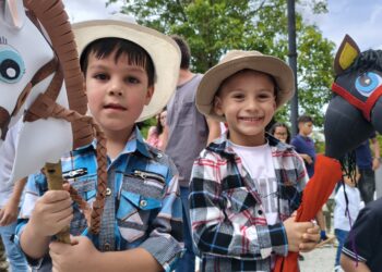 Bailadores celebró la V Cabalgata de Caballitos de Palo 