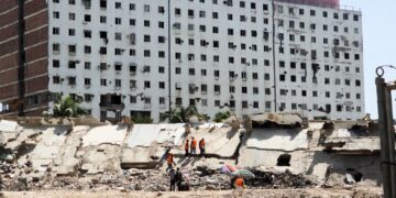 La Guaira atrapada entre el duelo, la agonía del comercio y la búsqueda interminable de cadáveres