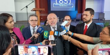 Concecomercio rechaza la dolarización plena y propone un esquema bimonetario junto a un nuevo modelo tributario