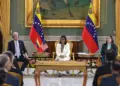 Venezuela firmó acuerdos petroleros con Chevron y Eni durante visita del secretario de Energía de EE UU