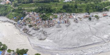 Nepal eleva a 1.344 los muertos mientras continúan las operaciones de rescate y búsqueda