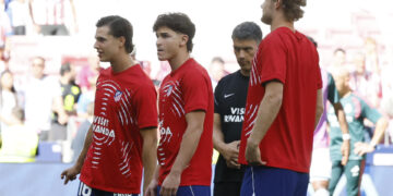 Julián Alvarez, suplente en el Atlético; Joanthan David y Johnny, titulares
