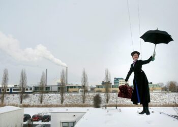‘Mary Poppins’ regresará con una serie de acción real más fiel a los libros