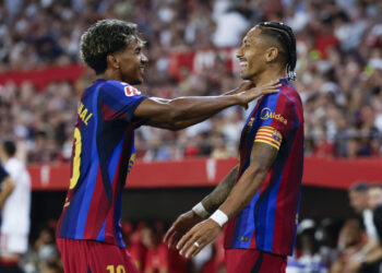 1-3. Un triplete de Raphinha, con dos asistencias de Lamine, arrasa al Sevilla