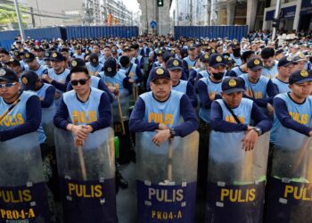 Miles de filipinos se manifiestan contra la dictadura de los Marcos bajo lema «nunca más»