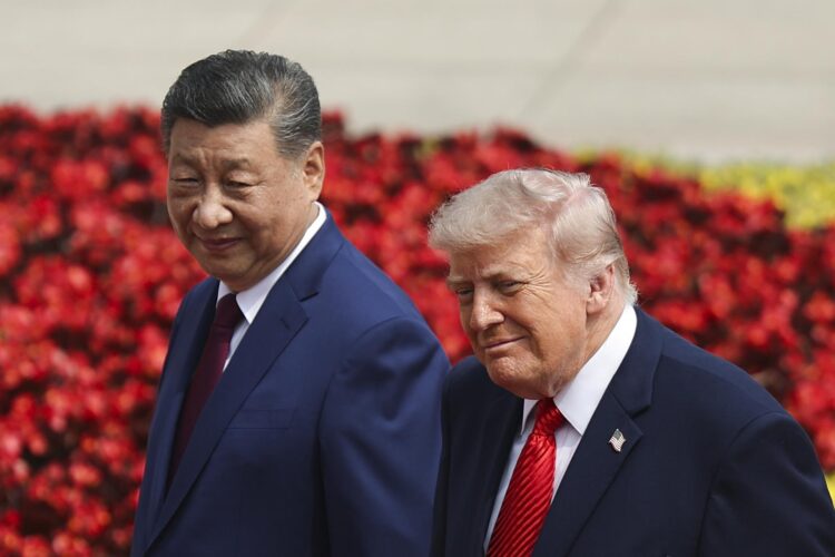 Fotografía de archivo de la visita del pasado mayo del presidente estadounidense, Donald Trump, junto a su homólogo chino, Xi Jinping, en Pekín. EFE/EPA/Maxim Shemetov / POOL
