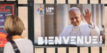 La visita del papa transforma París en una ciudad blindada