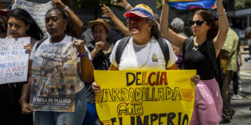 Opositores venezolanos protestan en rechazo a la participación de Delcy Rodríguez ante ONU