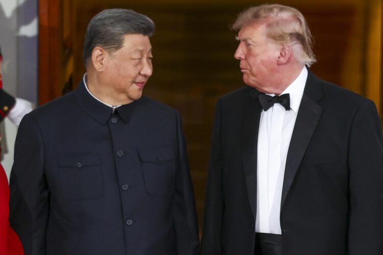 El presidente chino, Xi Jinping (i), y el presidente estadounidense, Donald Trump (d),  en Washington D. C., EE. UU., el 24 de septiembre de 2026. EFE/EPA/JIM LO SCALZO