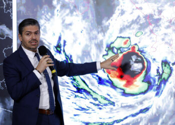 México confirma un muerto por el huracán Simón, que amenaza ahora a Nayarit y Sinaloa
