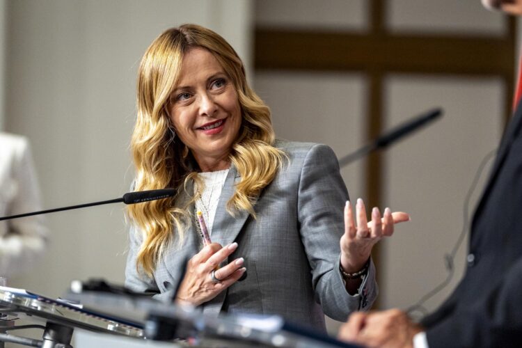 FOTO ARCHIVO. La primera ministra italiana, Giorgia Meloni, durante una rueda de prensa en Praga, República Checa, el 29 de septiembre de 2026. EFE/EPA/STRINGER