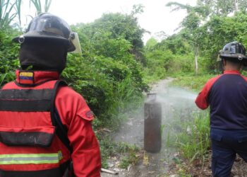 Bomberos de Trujillo controlan fuga de gas licuado en una vivienda de Pampanito