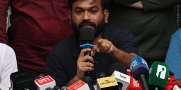 Detienen al líder de las «Cucarachas» al arrancar la protesta en Nueva Delhi