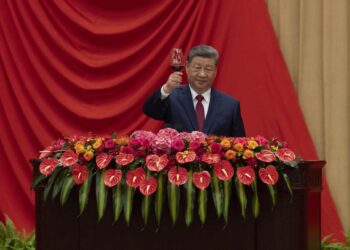 Xi presenta al pleno del PCCh una resolución para reforzar la disciplina interna