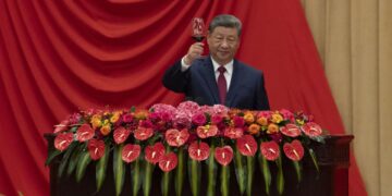 Xi presenta al pleno del PCCh una resolución para reforzar la disciplina interna