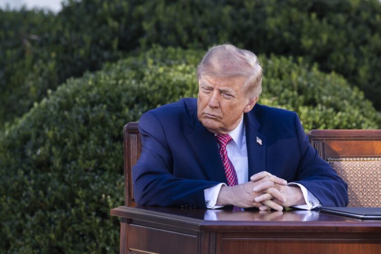 El presidente de Estados Unidos, Donald Trump, participa en un acto este lunes de la Casa Blanca, en Washington (EE.UU.). EFE/EPA/JIM LO SCALZO