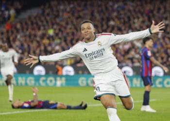 1-2. Mbappé electrocuta al Barça