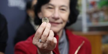 Chile pone en circulación una nueva moneda pese al auge de las transacciones digitales