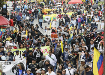 Miles de colombianos protestan en el primer paro nacional del Gobierno de De la Espriella