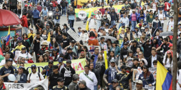 Miles de colombianos protestan en el primer paro nacional del Gobierno de De la Espriella