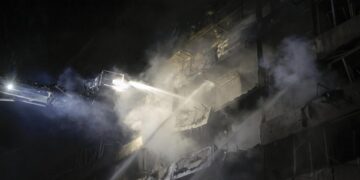 Zelenski advierte de escalada rusa debido a las restricciones en la asistencia de EE.UU.