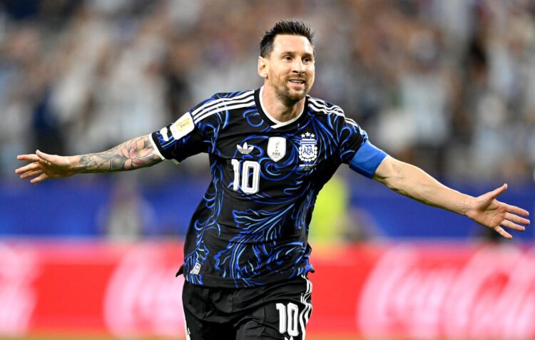 Fotografía de archivo del 27 de junio de 2026 en la que se observa a Lionel Messi, de Argentina, al celebrar tras marcar el tercer gol de su equipo durante el partido de la fase de grupos de la Copa Mundial de la FIFA 2026 entre Jordania y Argentina en Dallas (EE.UU.). EFE/ALBERT PENA