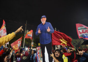 Lula gana las elecciones de remontada ante un Flávio Bolsonaro que impugnará el resultado